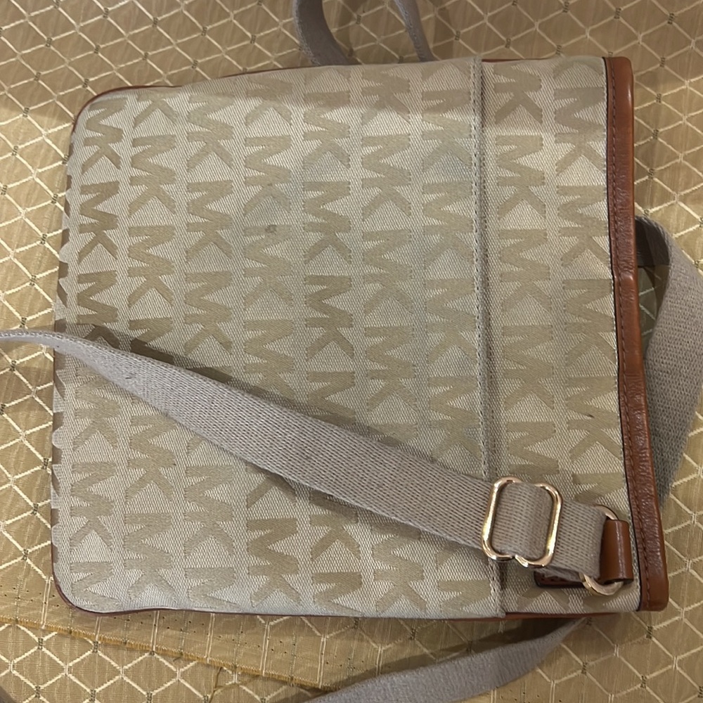 MK crossbody - Picture 2 of 3